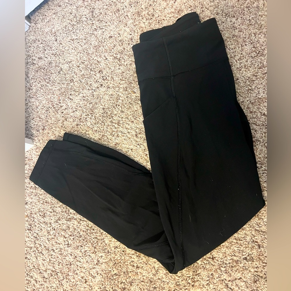 Lululemon- high rise in movement 25” everlux- black- size 6- good condition
